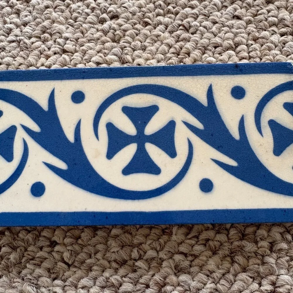 Rare Blue White Border Tile | Vintage Architectural Salvage Kitchen Decor - Picture 6 of 8
